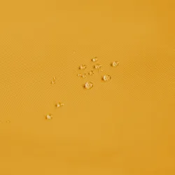 Biały fotel pufa sako z nylonu – czy sprawdzi się na tarasie lub w domu?