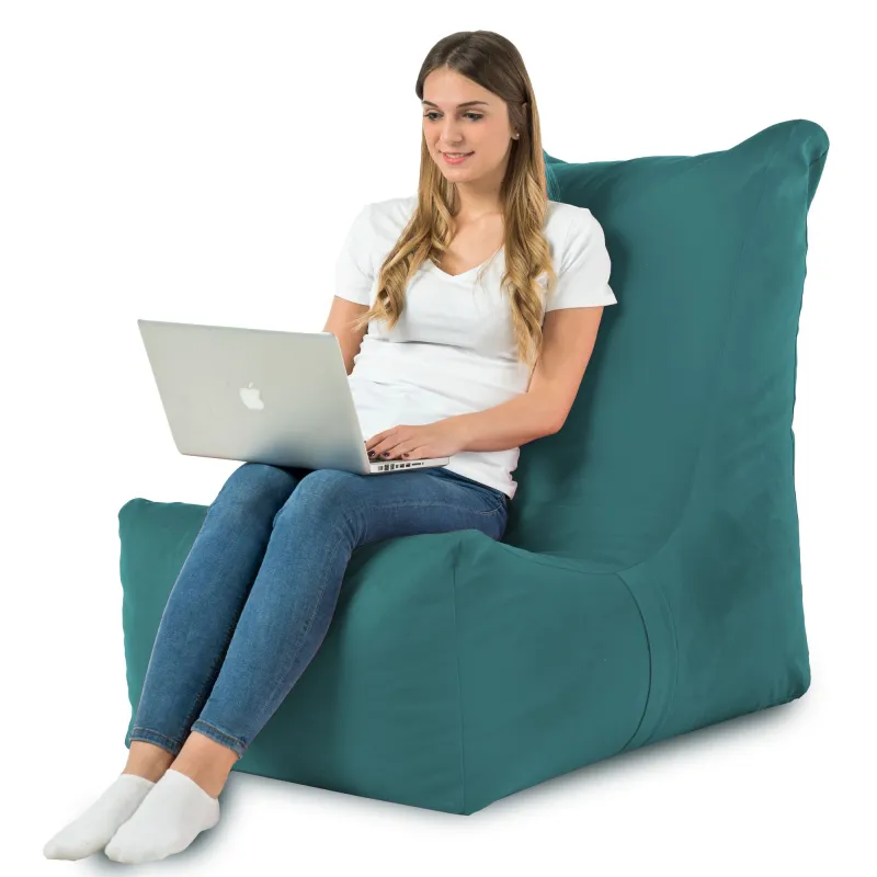 Perłowy fotel pufa sako z pluszu – jak wprowadzić lekkość i blask do salonu?