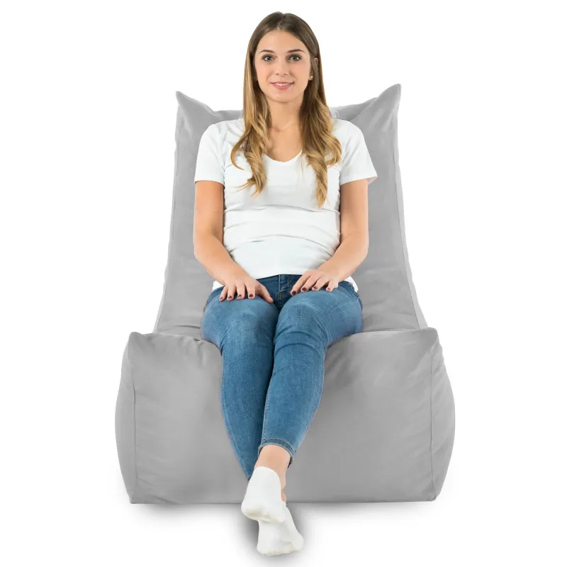 Perłowy fotel pufa sako z pluszu – jak wprowadzić lekkość i blask do salonu?