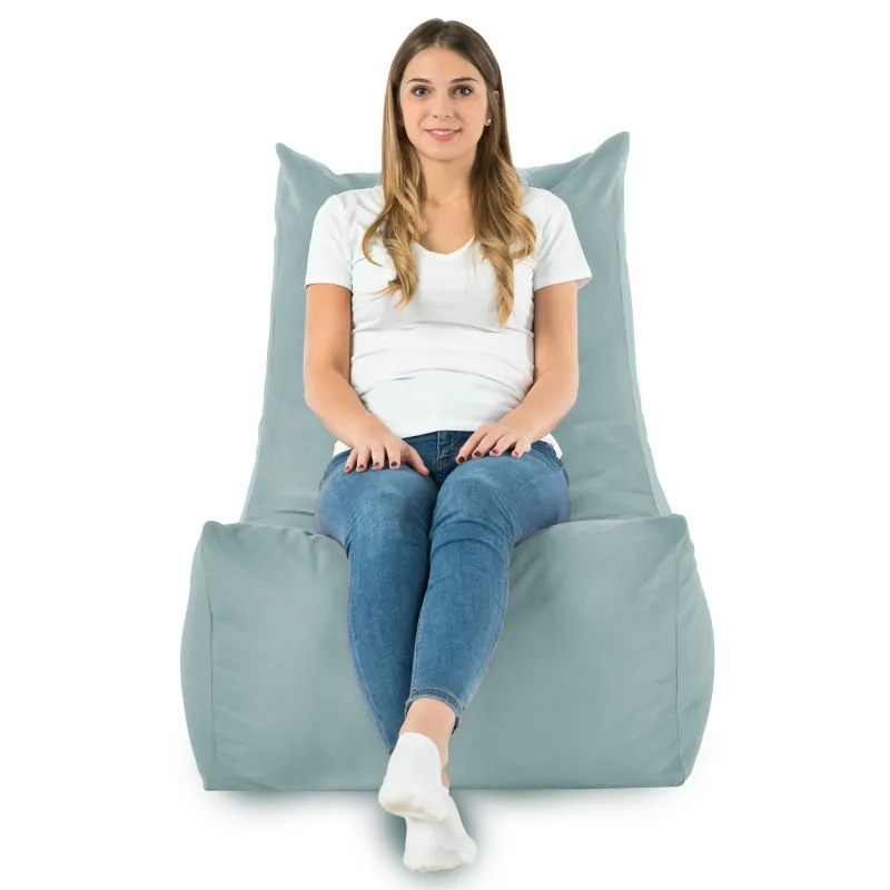 Perłowy fotel pufa sako z pluszu – jak wprowadzić lekkość i blask do salonu?