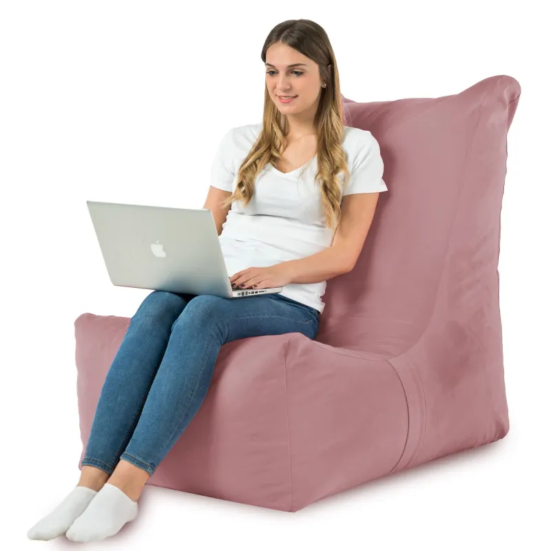 Perłowy fotel pufa sako z pluszu – jak wprowadzić lekkość i blask do salonu?