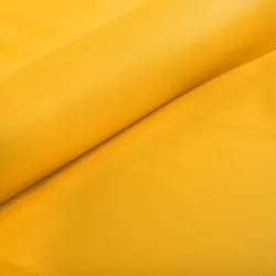 Biała pufa pod nogi z ekoskóry do salonu: praktyczne wskazówki użytkowe.