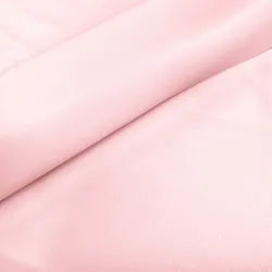 Biała pufa pod nogi z ekoskóry do salonu: praktyczne wskazówki użytkowe.