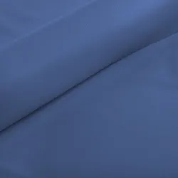 Biała pufa pod nogi z ekoskóry do salonu: praktyczne wskazówki użytkowe.