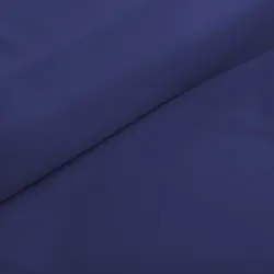 Biała pufa pod nogi z ekoskóry do salonu: praktyczne wskazówki użytkowe.