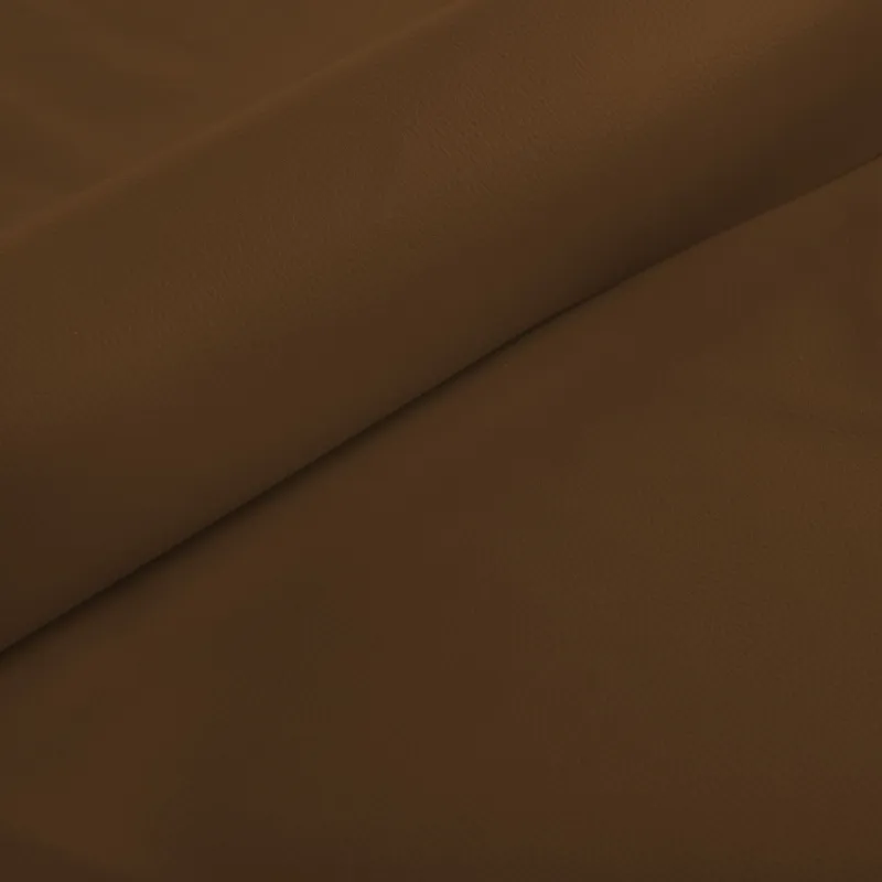 Biała pufa pod nogi z ekoskóry do salonu: praktyczne wskazówki użytkowe.