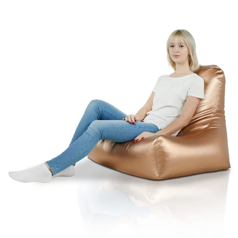 Czy czerwony fotel pufa sako z ekoskóry pasuje do nowoczesnych wnętrz?