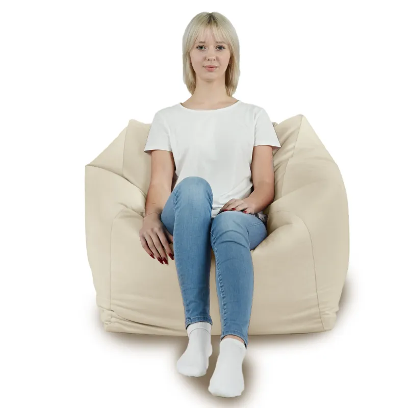 Beżowy fotel pufa sako z pluszu – ponadczasowy komfort i styl