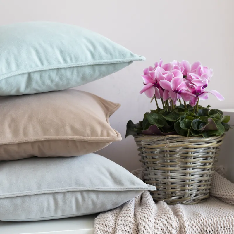 Luksusowa Zielona Poduszka Kwadratowa Plusz – Idealna do relaksu